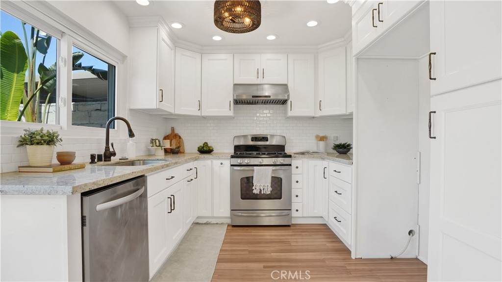 2160 W Wellington Circle - Photo 1