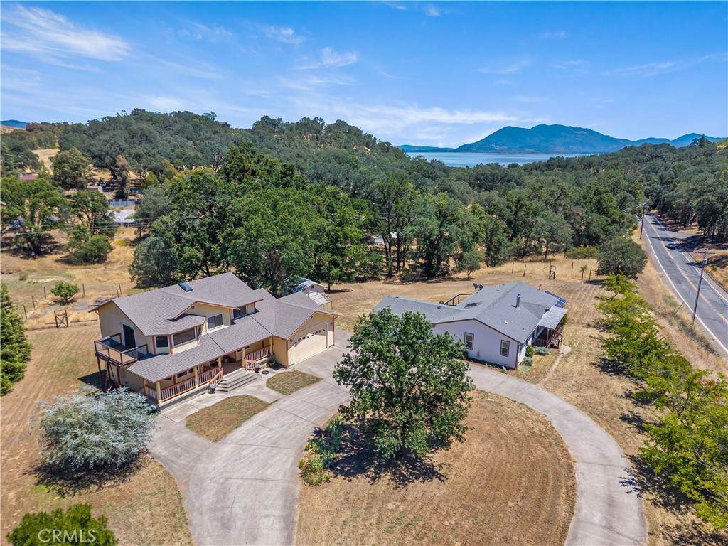920 Park Way - Photo 1