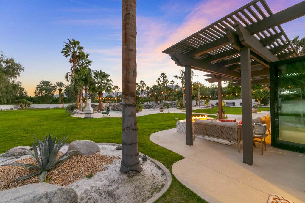 https://bt-photos.global.ssl.fastly.net/socal/orig_boomver_1_440710266-3.jpg