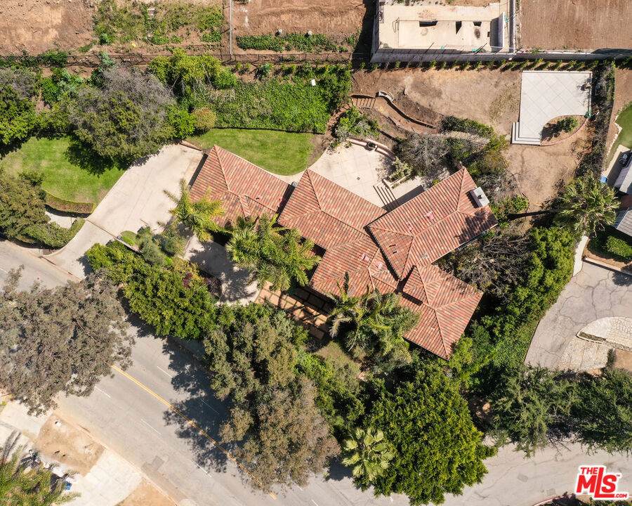 https://bt-photos.global.ssl.fastly.net/socal/orig_boomver_1_440909086-2.jpg