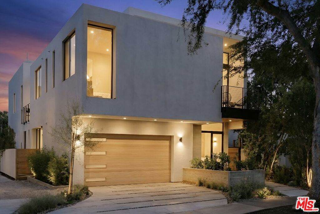 8906 Hubbard Street - Photo 1