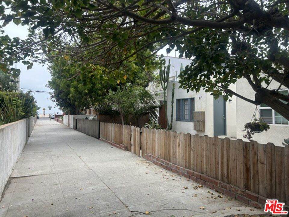https://bt-photos.global.ssl.fastly.net/socal/orig_boomver_1_440968617-2.jpg