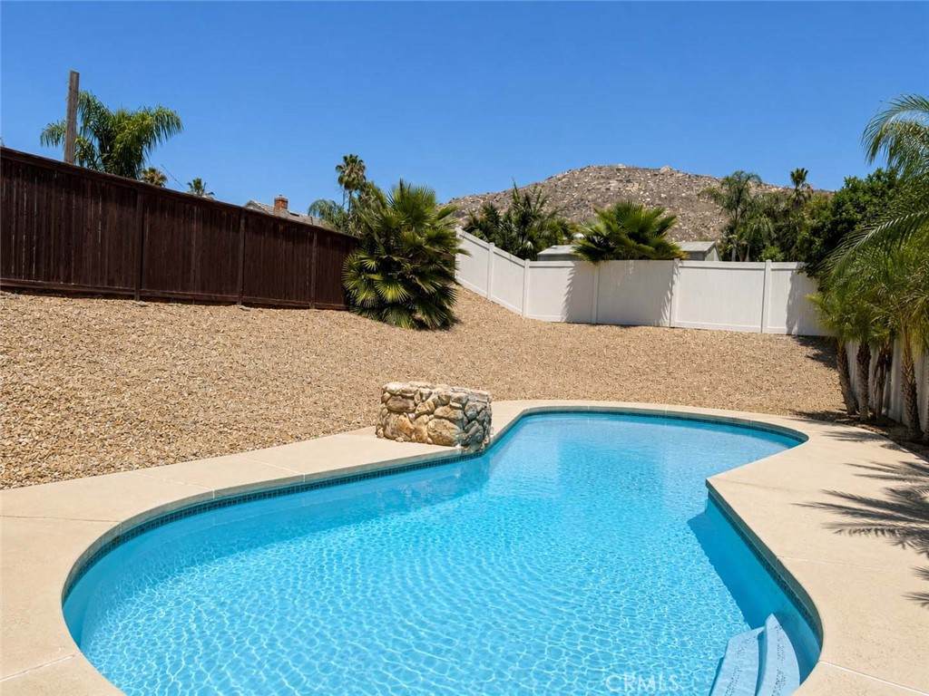 https://bt-photos.global.ssl.fastly.net/socal/orig_boomver_1_440973072-2.jpg