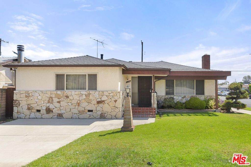 5374 Centinela Avenue - Photo 1