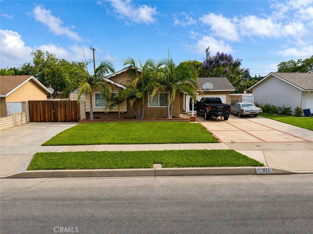 811 Saint James Avenue - Photo 1