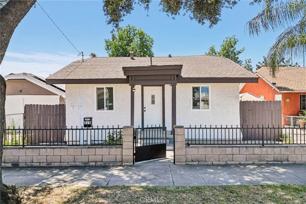 315 10th Street - Photo 1