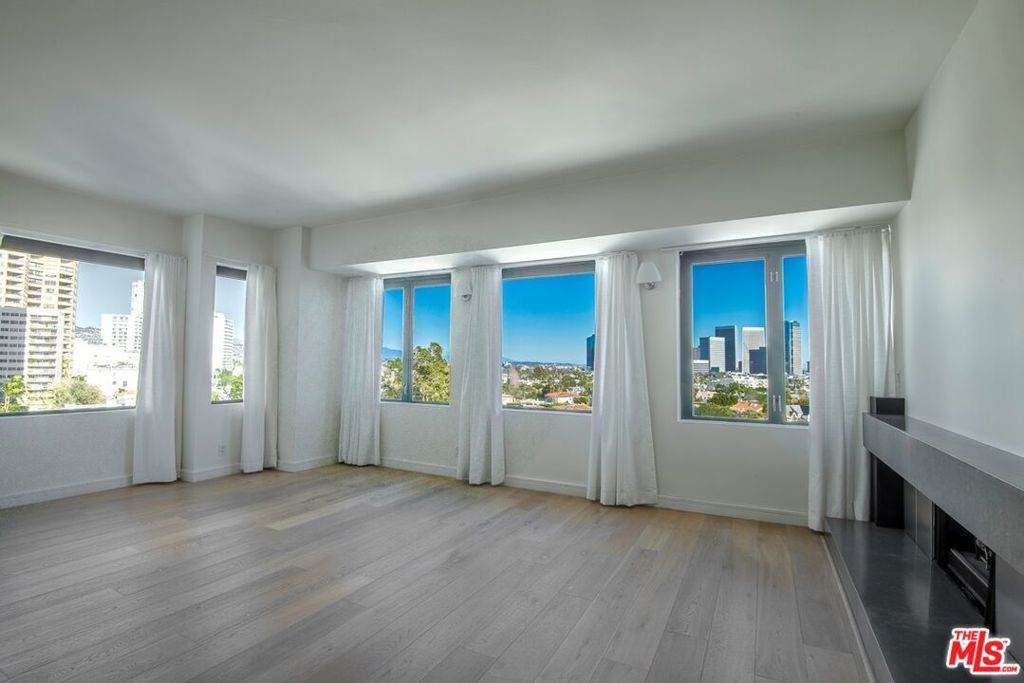 10520 Wilshire Boulevard - Photo 1