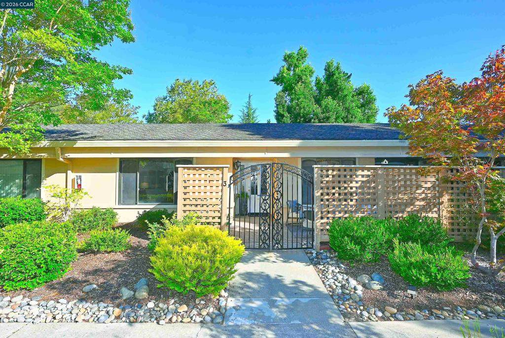 1148 Fairlawn Ct - Photo 1