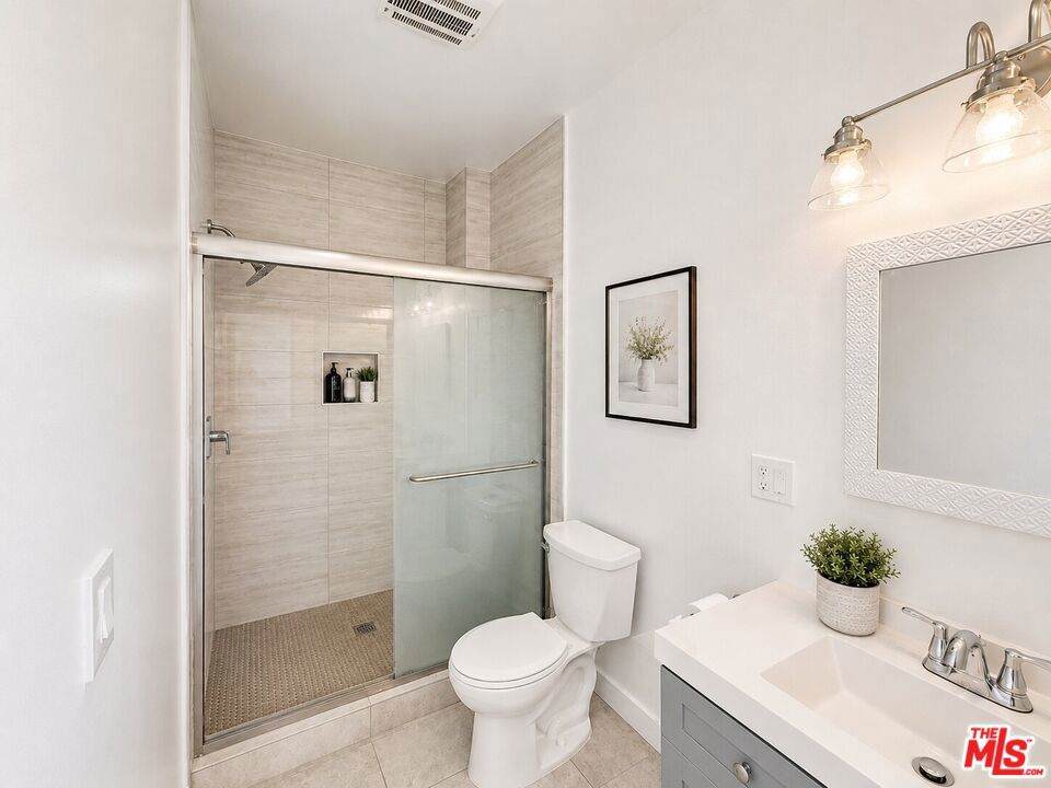https://bt-photos.global.ssl.fastly.net/socal/orig_boomver_1_441672470-3.jpg