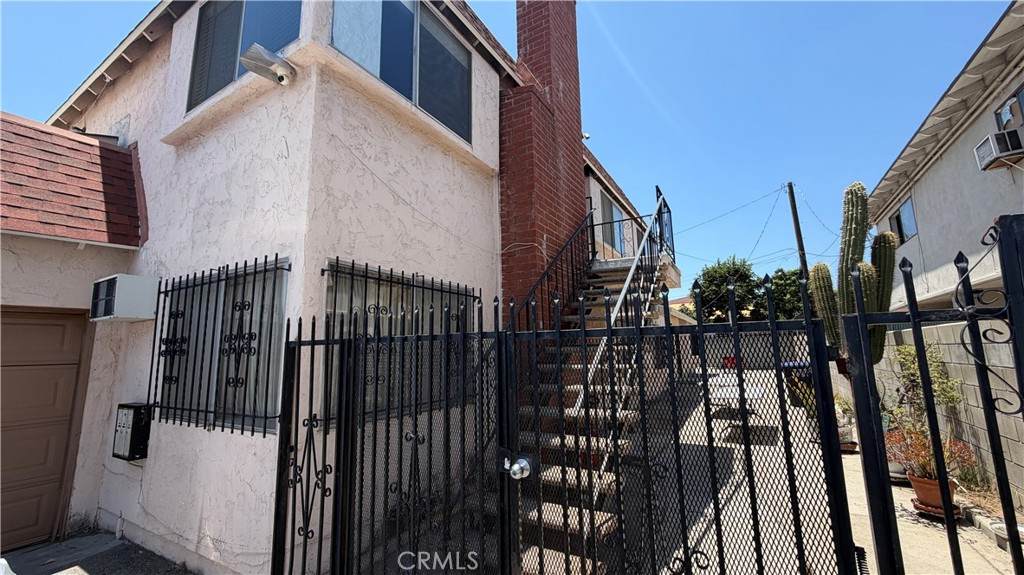 303 New Avenue - Photo 1