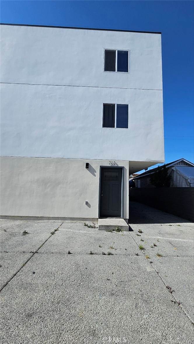 213 43rd - Photo 1