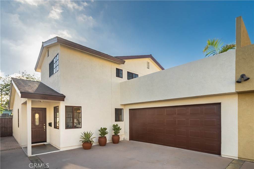 15211 Avis Avenue - Photo 1