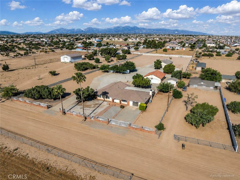 8756 Oakwood - Photo 1