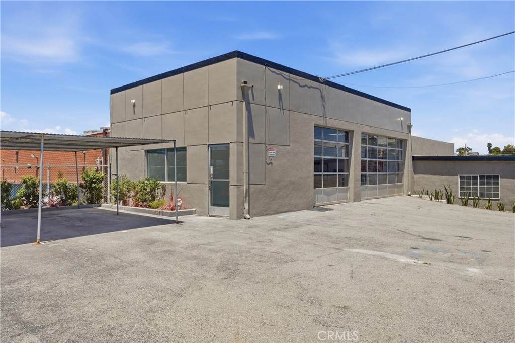713 El Segundo - Photo 1
