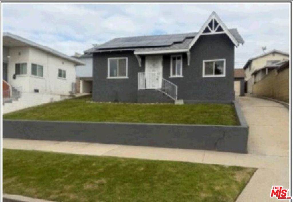 505 Fairview Boulevard - Photo 1