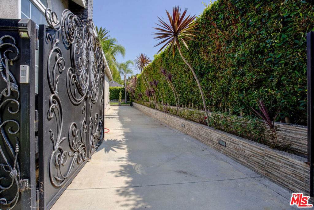https://bt-photos.global.ssl.fastly.net/socal/orig_boomver_1_441815796-2.jpg