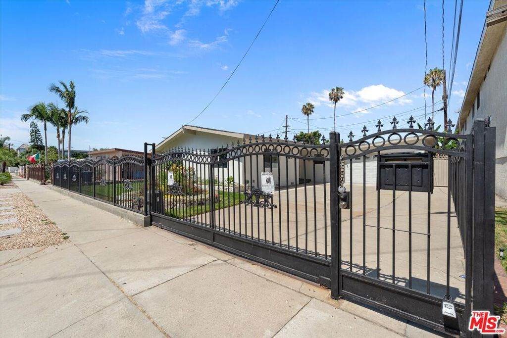 https://bt-photos.global.ssl.fastly.net/socal/orig_boomver_1_441816353-2.jpg