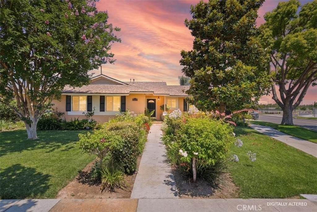 8633 Garfield Street - Photo 1