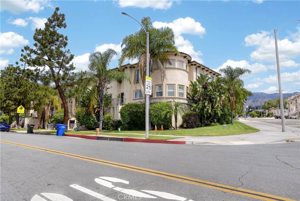 2307 Mira Vista - Photo 1