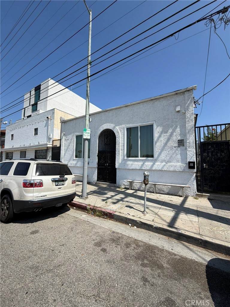 4563 Santa Monica - Photo 1