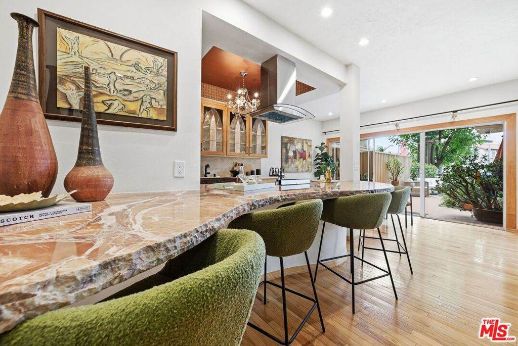 612 Barrington Avenue - Photo 1