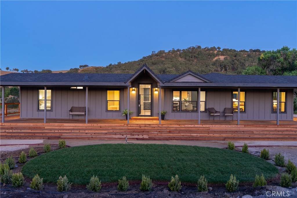 4475 Interlake - Photo 1