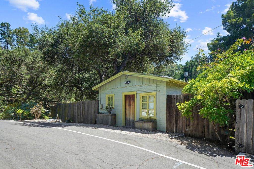21652 Encina Road - Photo 1