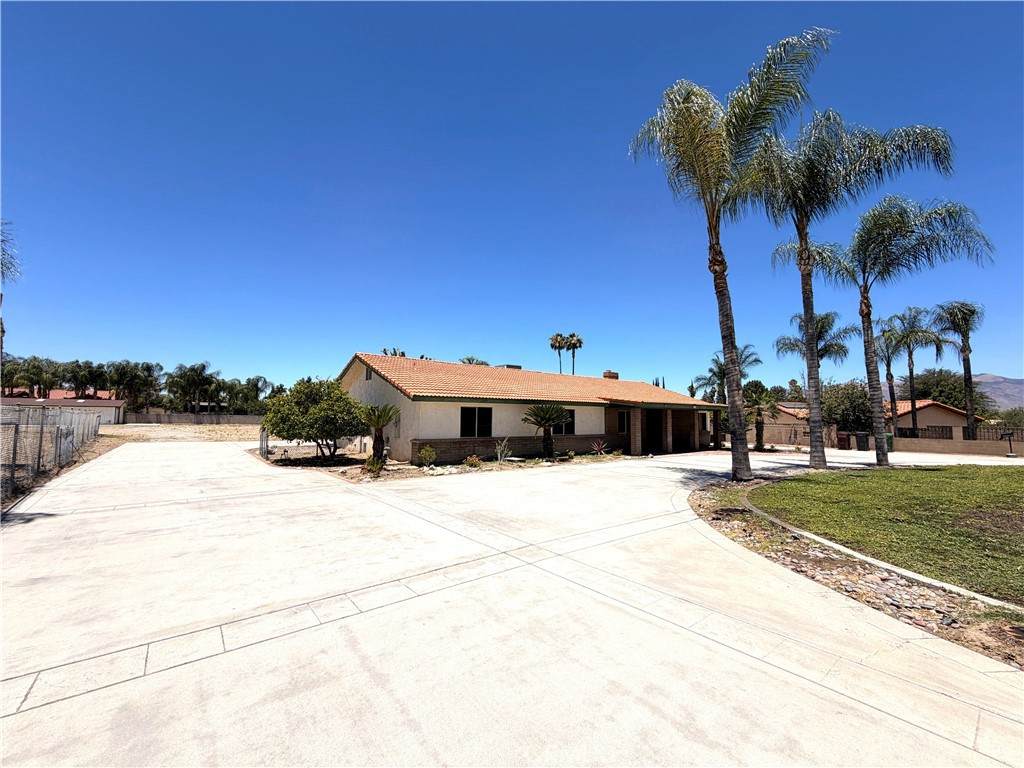 https://bt-photos.global.ssl.fastly.net/socal/orig_boomver_1_443453975-2.jpg