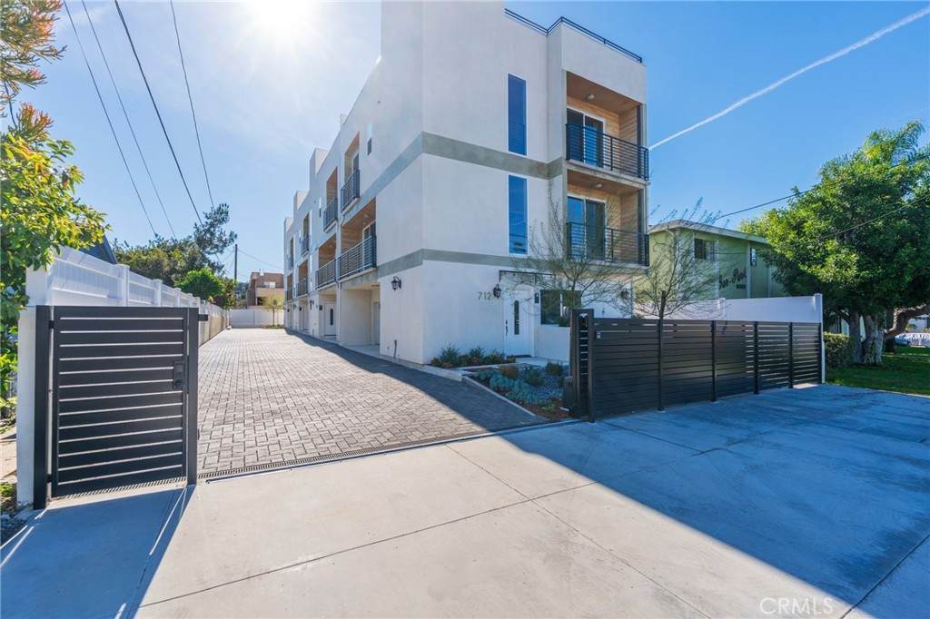 714 Chestnut Avenue - Photo 1