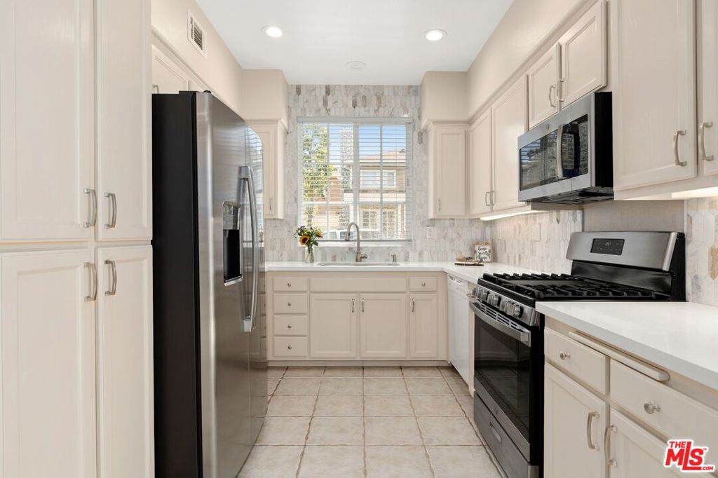 2041 New Haven Avenue - Photo 1