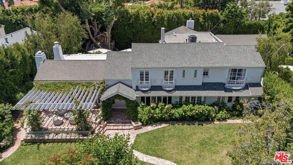 317 Burlingame Avenue - Photo 1