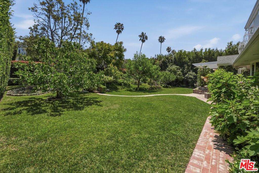 https://bt-photos.global.ssl.fastly.net/socal/orig_boomver_1_443725070-3.jpg