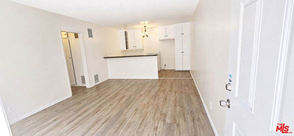 2630 La Salle Avenue - Photo 1