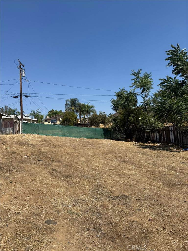 414 Ellis St - Photo 1