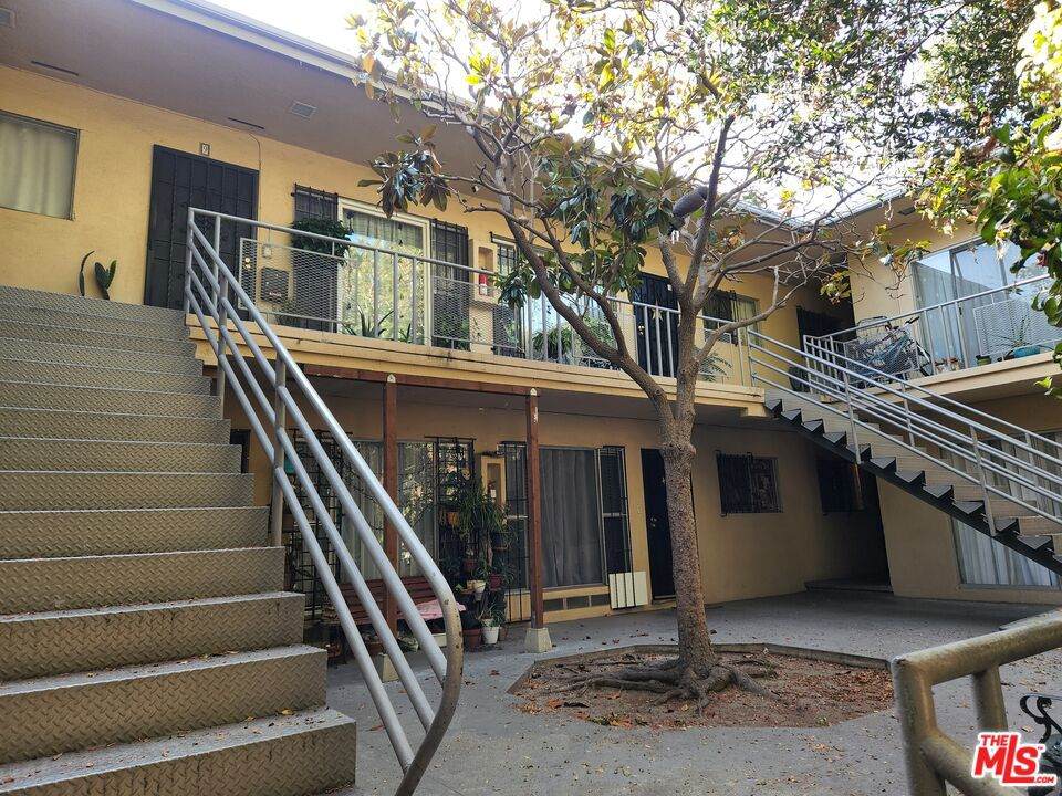 4106 Rosewood Avenue - Photo 1