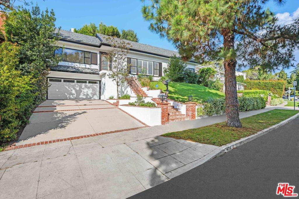 435 Dalehurst Avenue - Photo 1