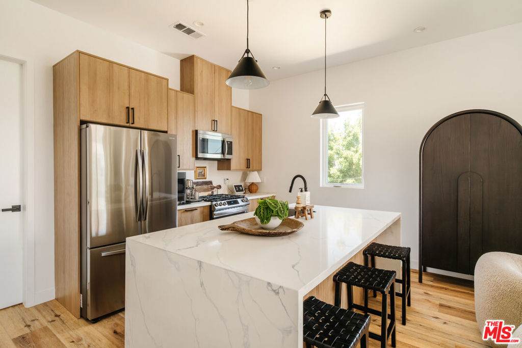 4460 Maplewood Avenue - Photo 1