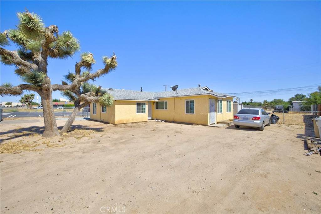 15990 Yucca Street - Photo 1