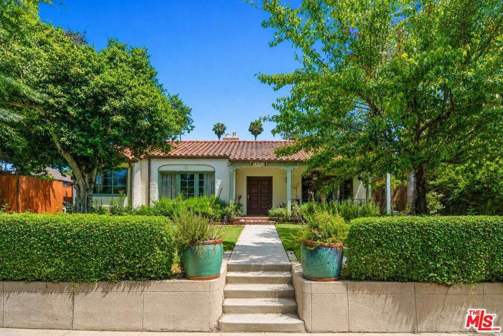 831 Rio Grande Street - Photo 1