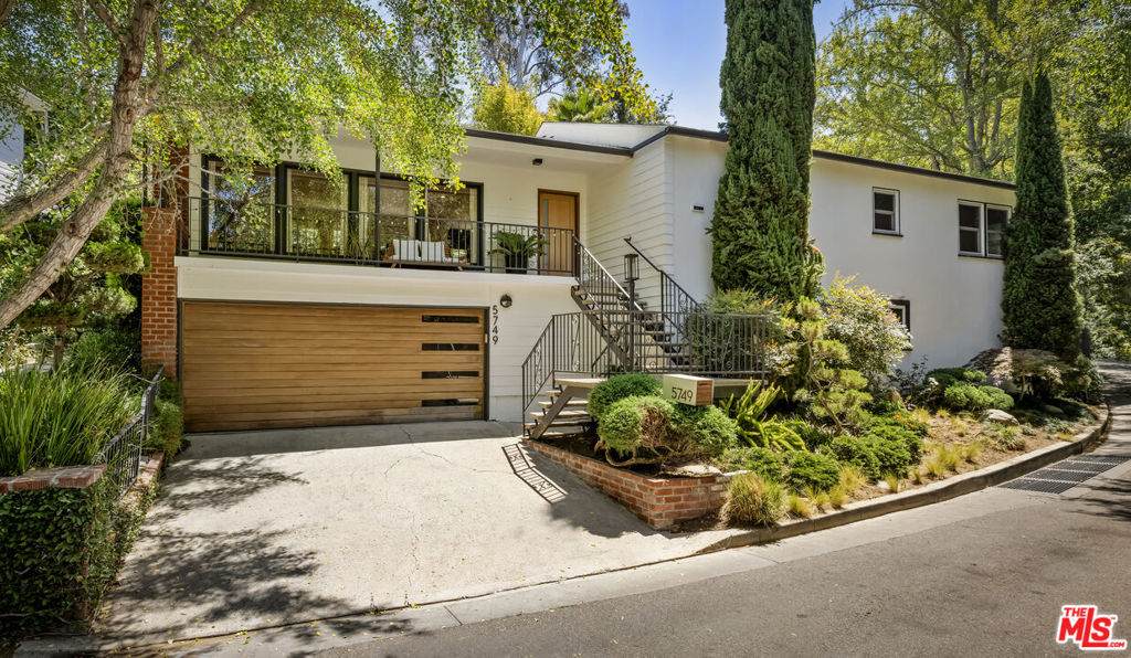 5749 Valley Oak Drive - Photo 1