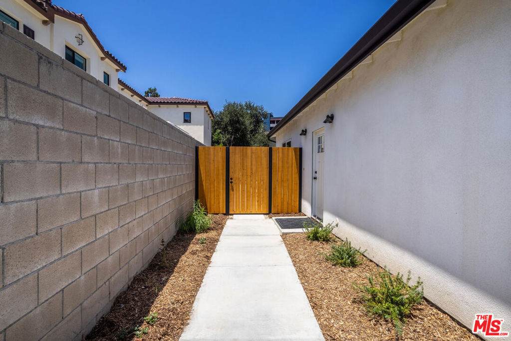 https://bt-photos.global.ssl.fastly.net/socal/orig_boomver_1_444285715-2.jpg
