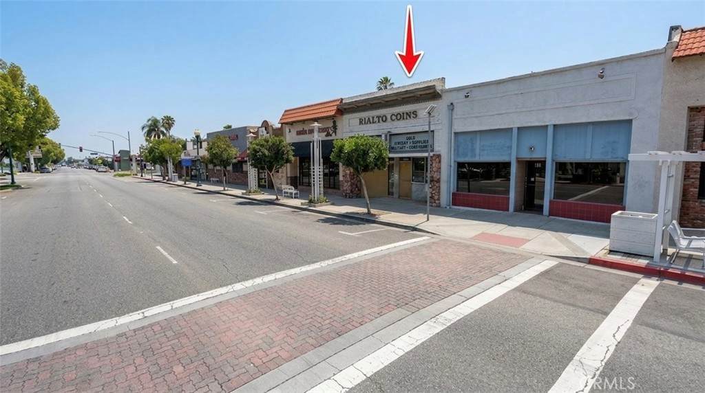 138 Riverside - Photo 1