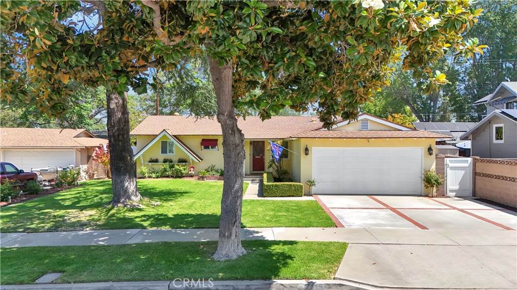 2415 Oakmont - Photo 1