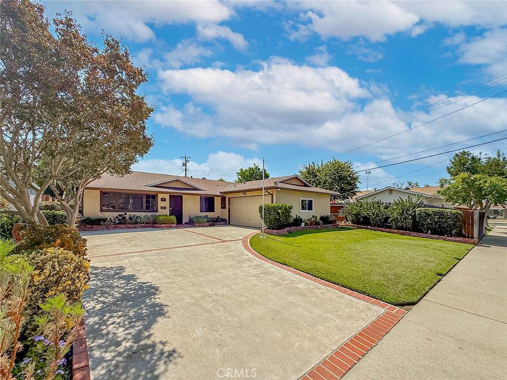 10514 Hillview Avenue - Photo 1