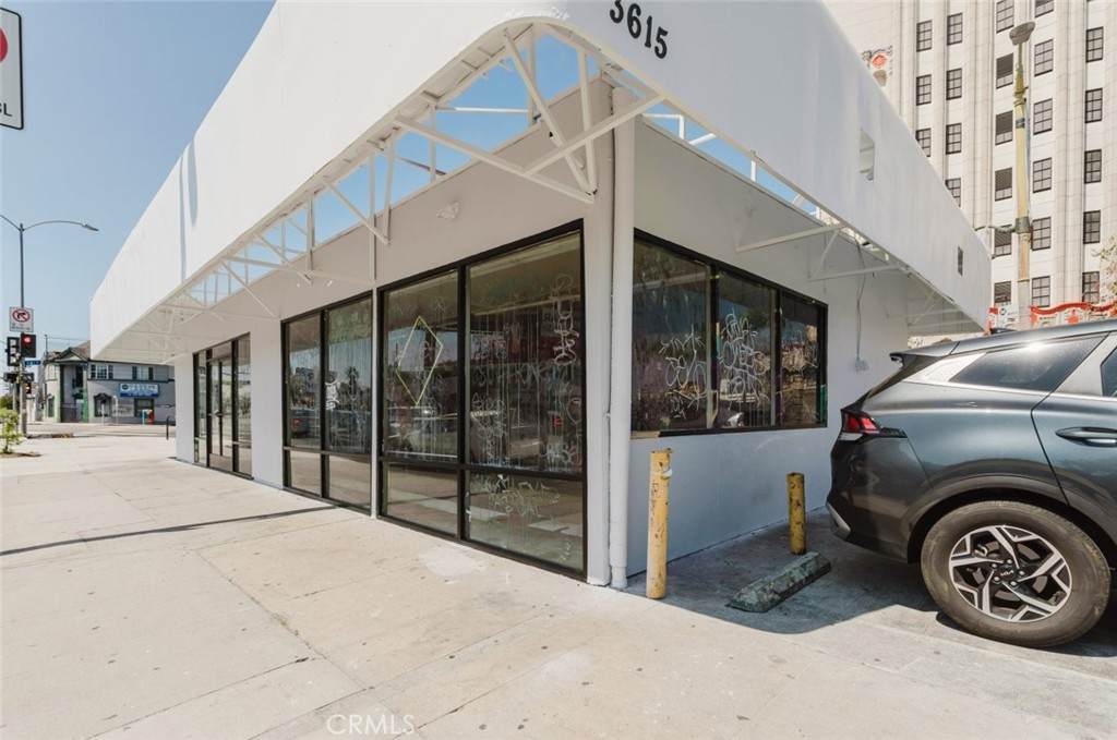 3615 Beverly Boulevard - Photo 1