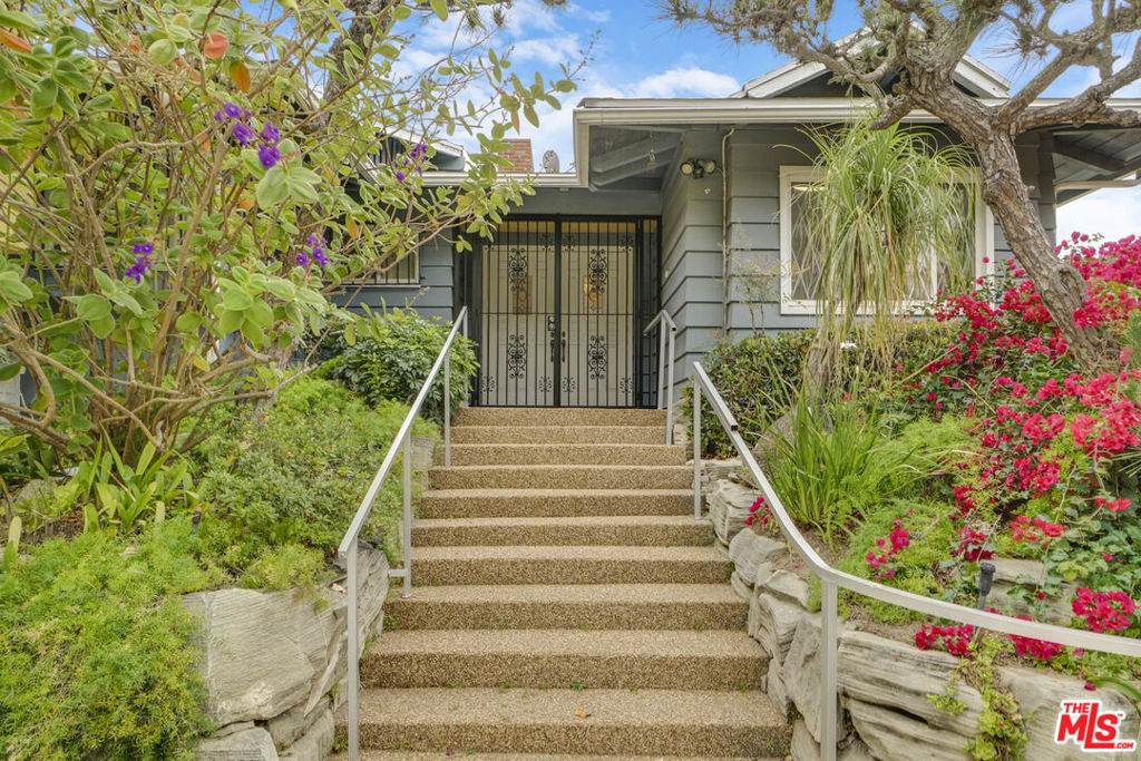 6021 Wright Terrace - Photo 1