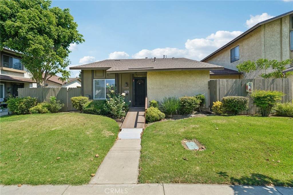 4542 Yosemite - Photo 1