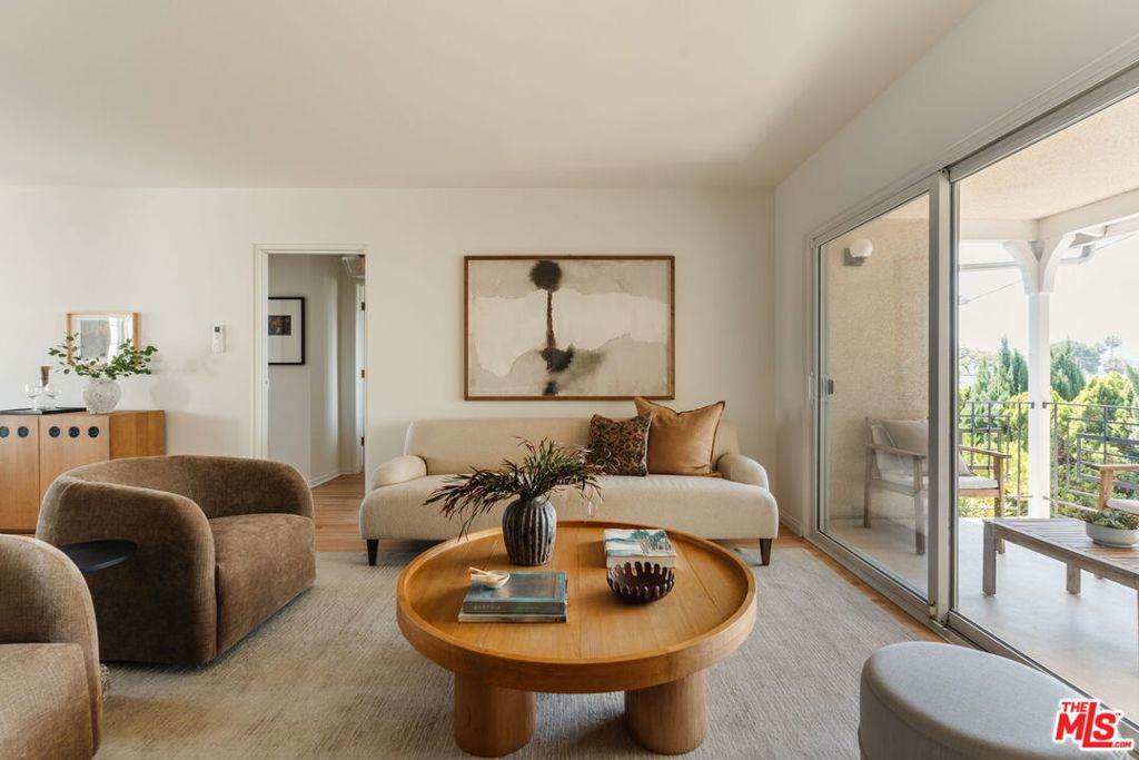 2021 Hillhurst Avenue - Photo 1