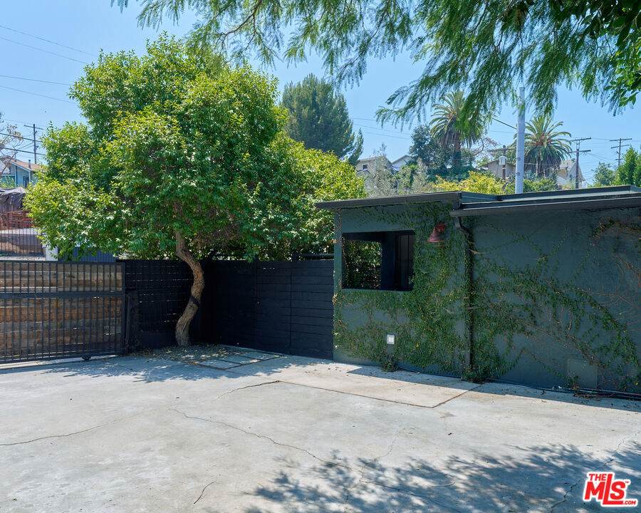 https://bt-photos.global.ssl.fastly.net/socal/orig_boomver_1_444665134-2.jpg