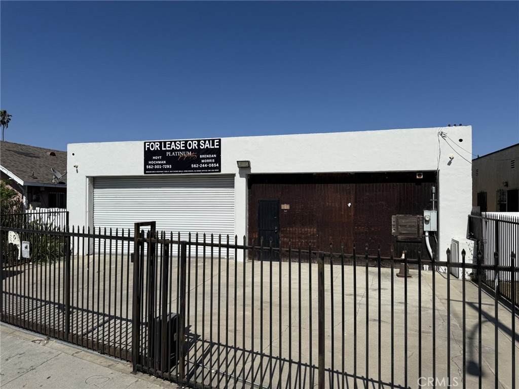 1404 Alamitos - Photo 1